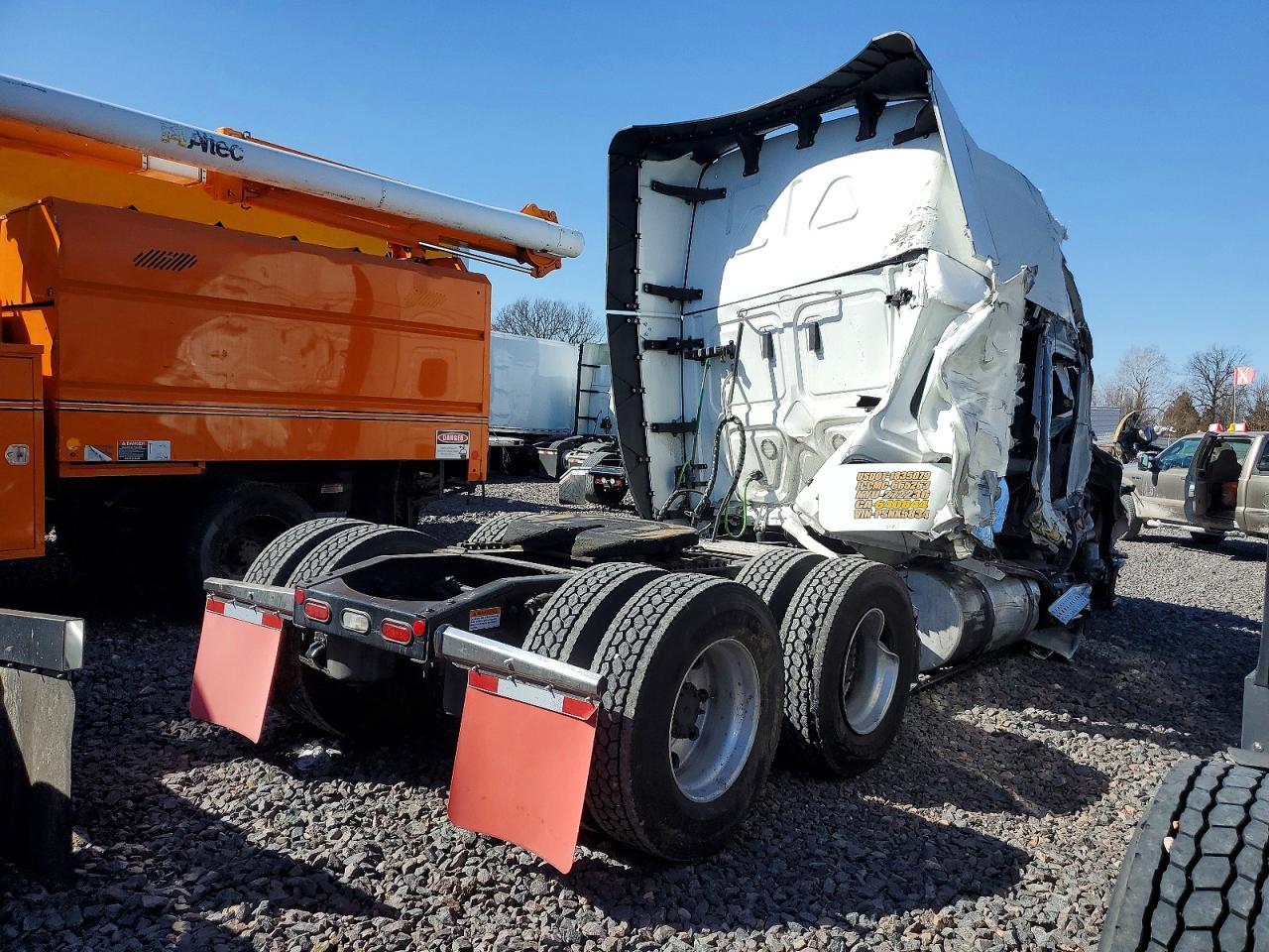 2023 Freigliner 2023 Freightliner Cascadia 126 Semi Truck