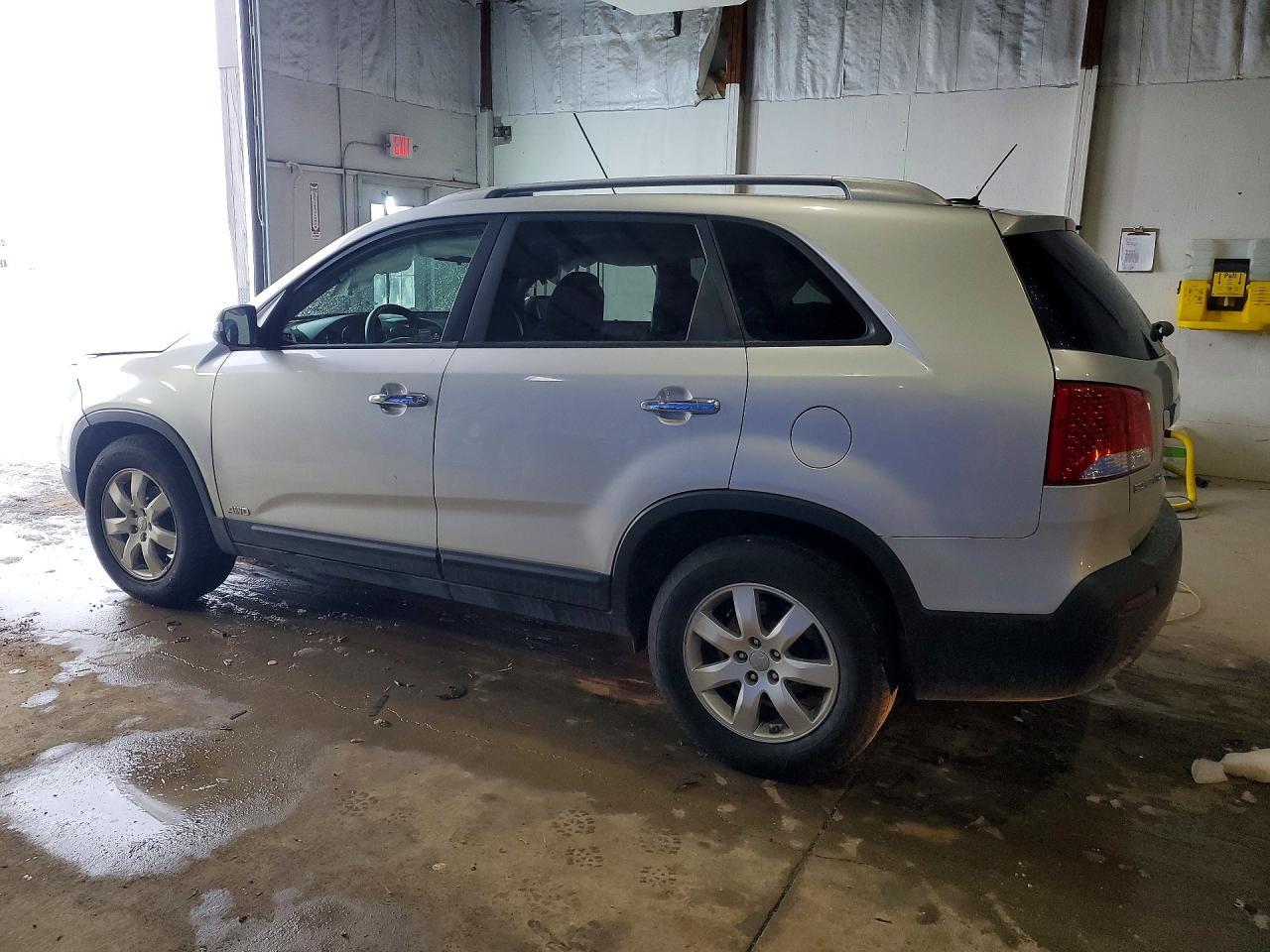 2013 KIA Sorento lx