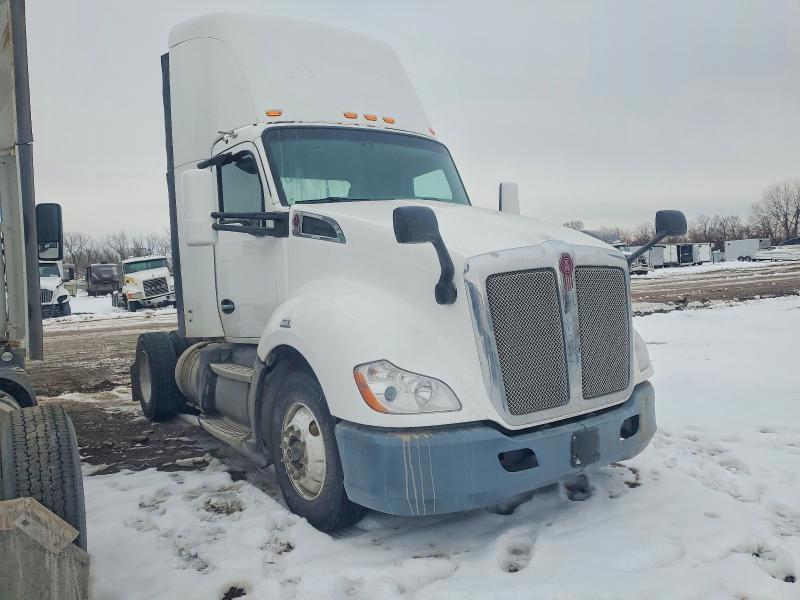 2016 Kenworth T680 Semi Truck