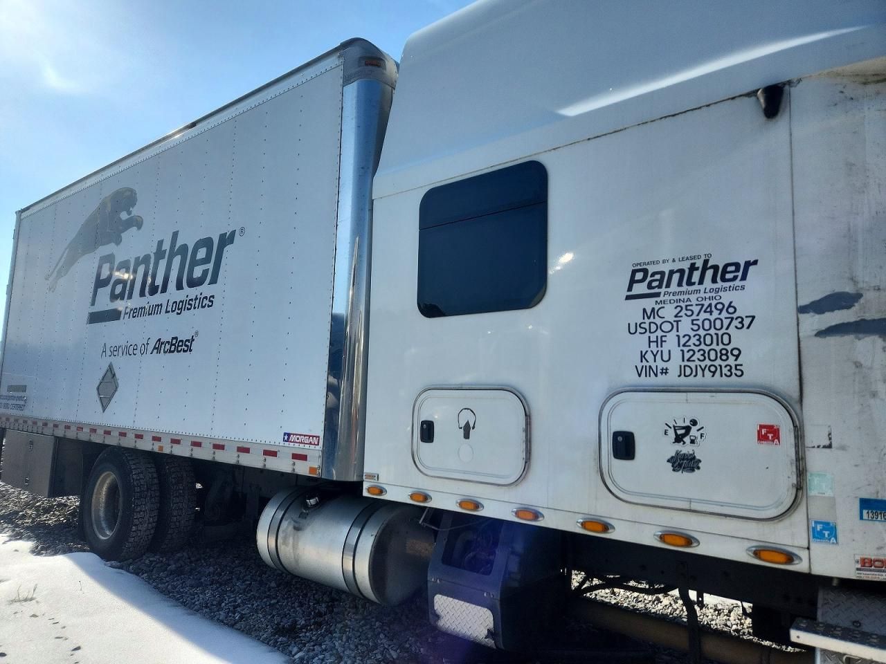 2018 Freightliner Cascadia 1 BOX Truck