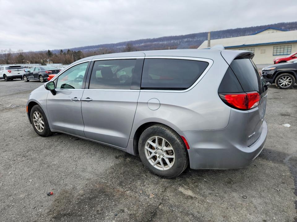 2017 Chrysler Pacifica Touring l