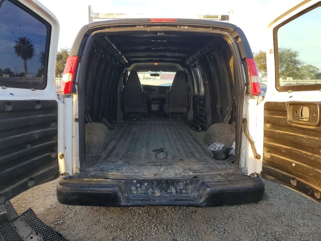 2020 Chevrolet Express 2500 Cargo Delivery van