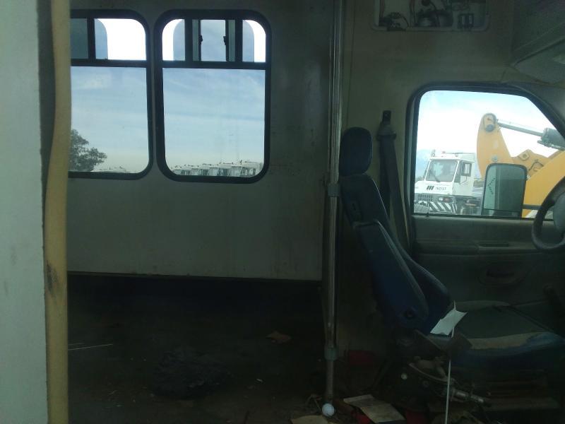 2006 Ford E450 Shuttle bus