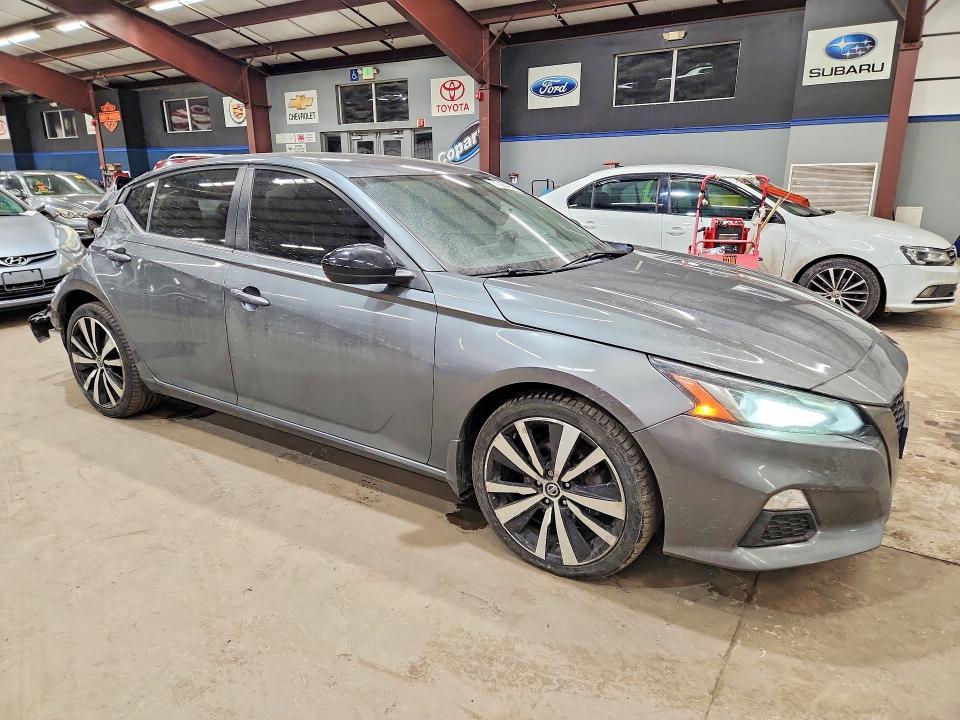2020 Niss Altima 2.5 sr