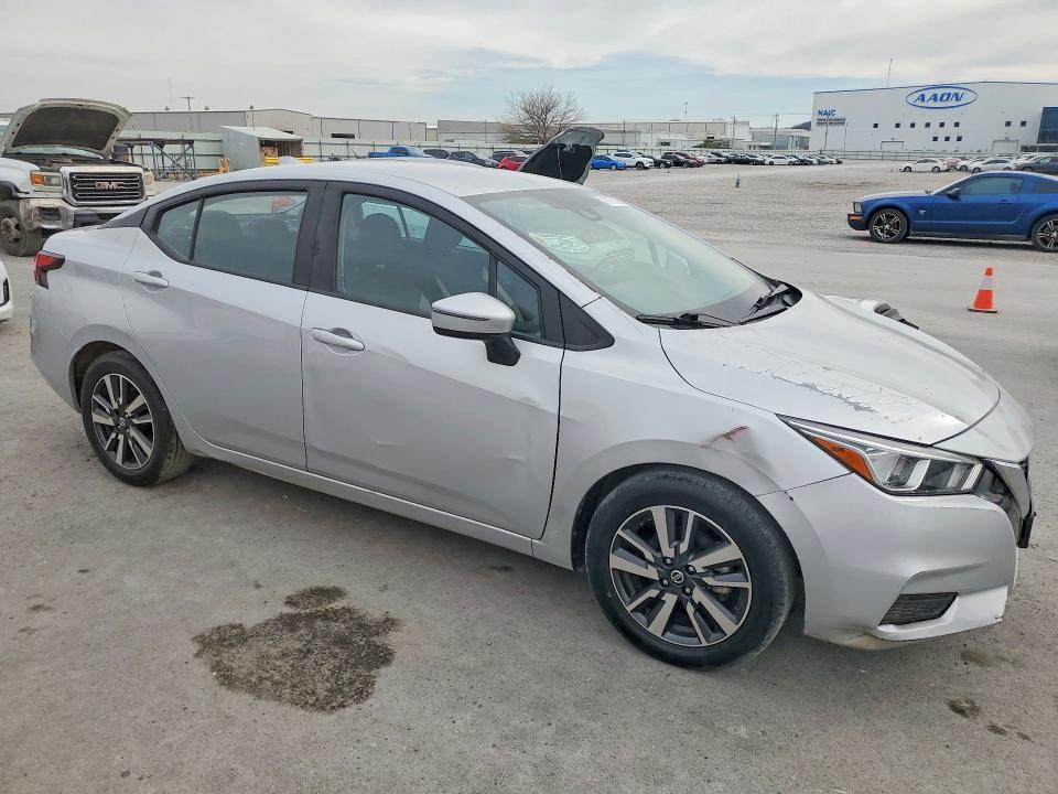 2021 Nissan Versa sv