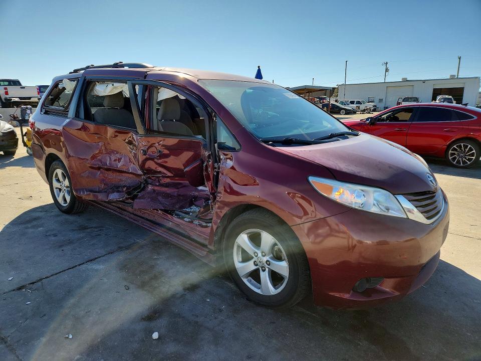 2017 Toyota Sienna le
