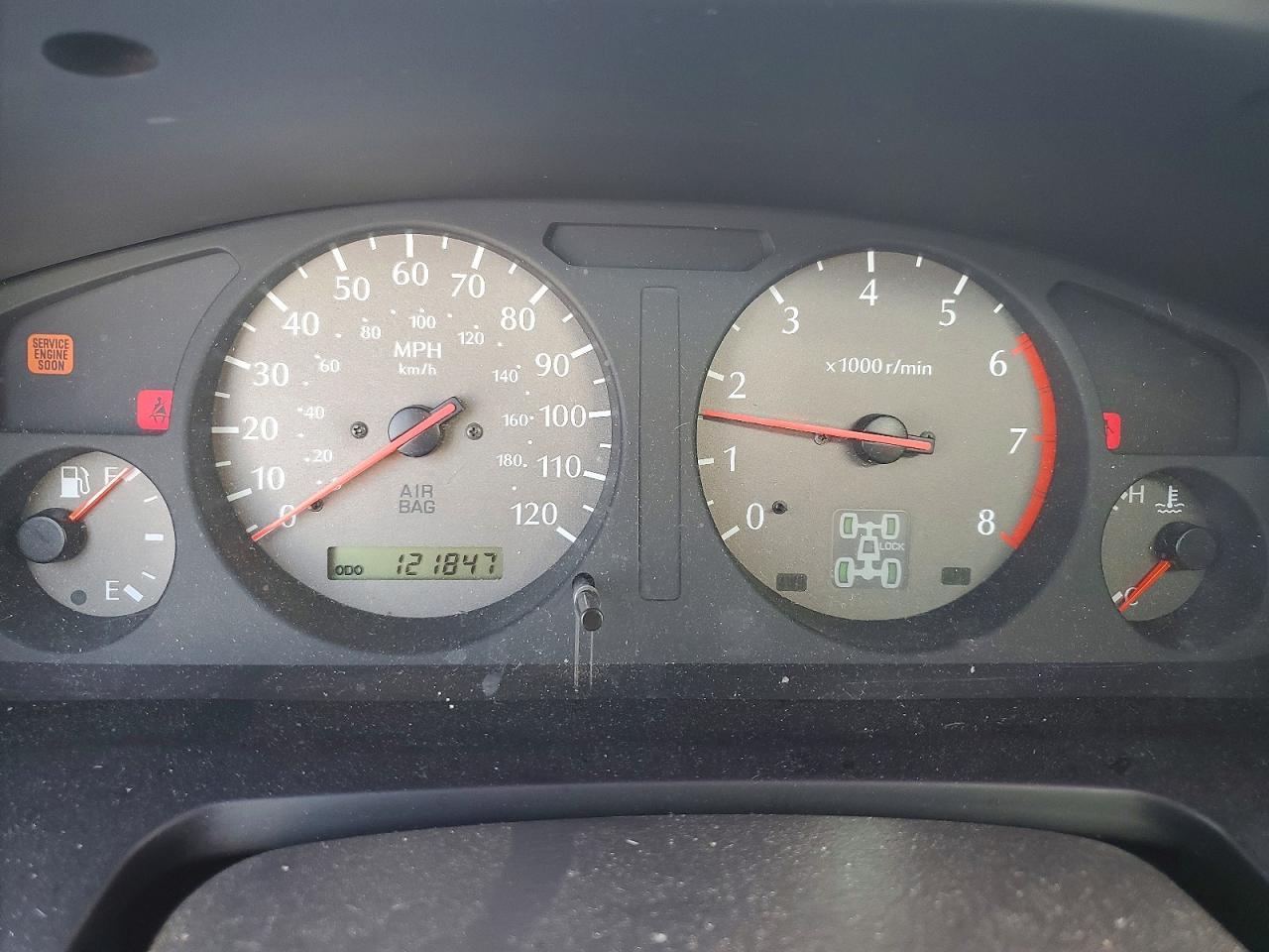 2000 Infiniti QX4