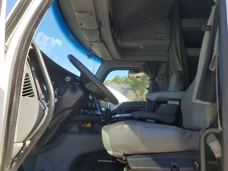 2018 Kenworth T680 Semi Truck