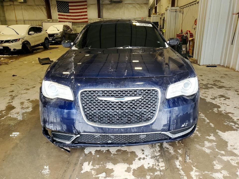 2016 Chrysler 300 Limited