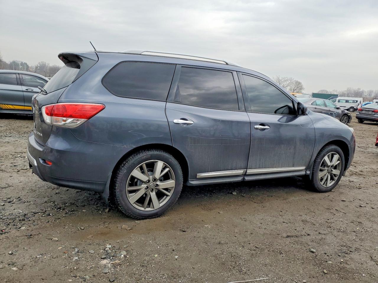 2013 Nissan Pathfinder s