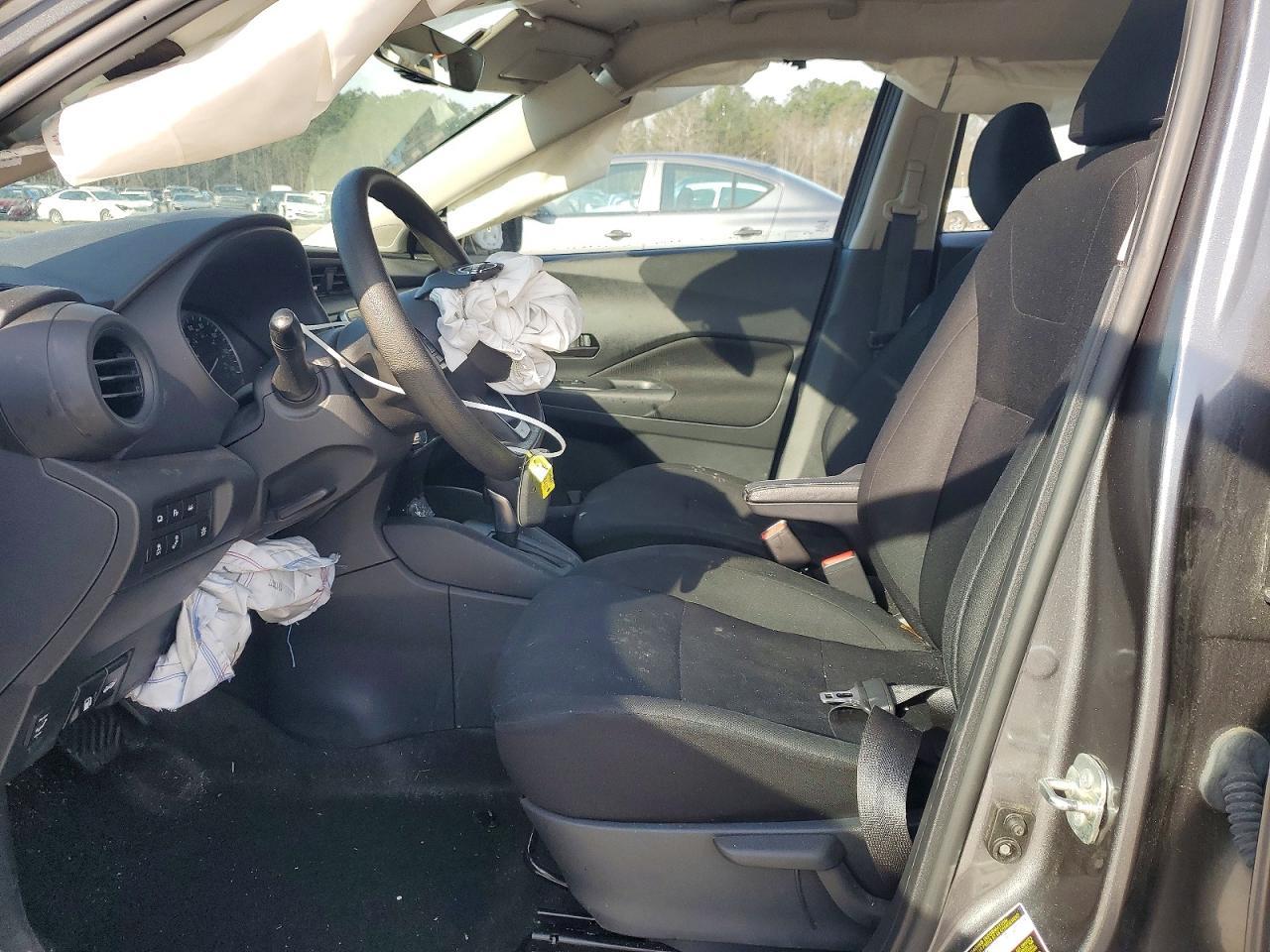 2023 Nissan Kicks s