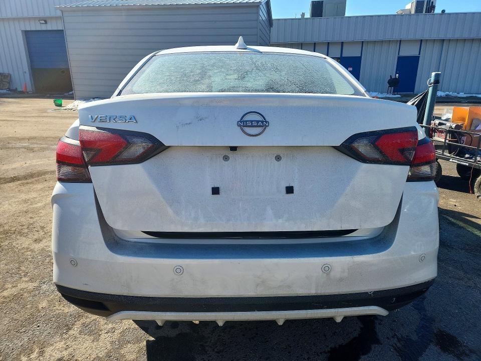 2025 Nissan Versa sv