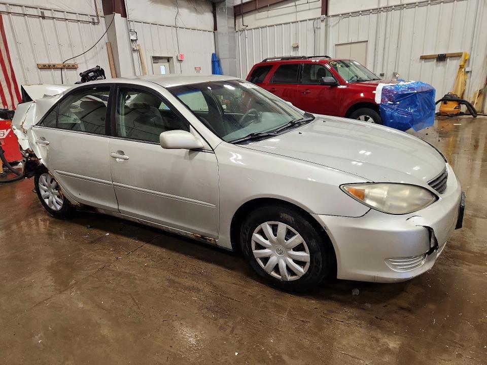 2005 Toyota Camry le