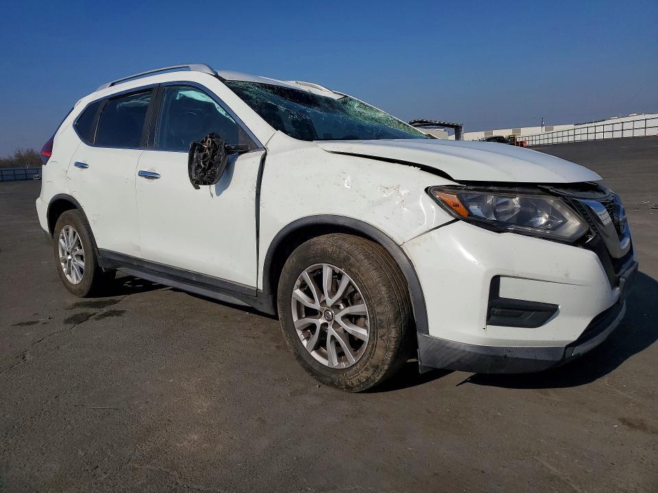 2017 Nissan Rogue sv