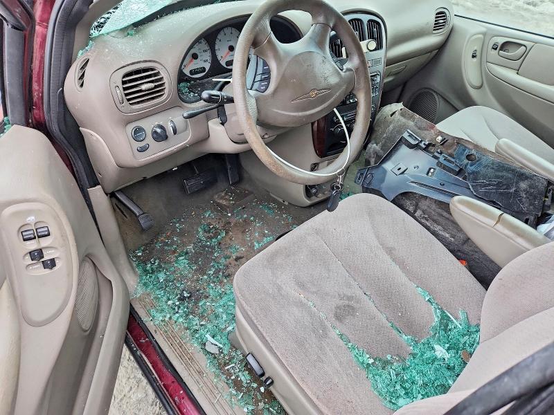 2002 Chrysler Town & Country lx