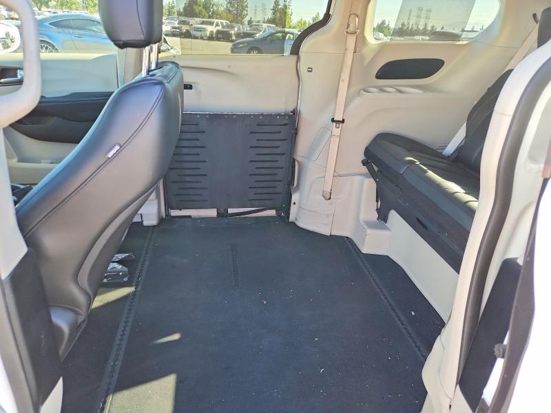 2018 Chrysler Pacifica Touring l