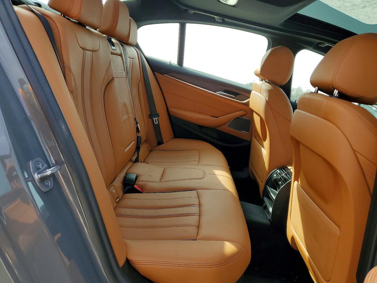 2022 BMW 540 i