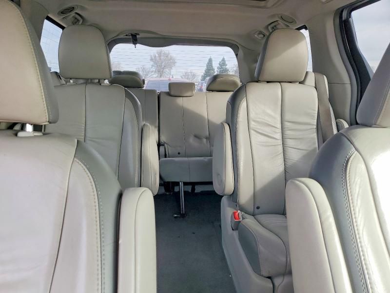 2011 Toyota Sienna xle