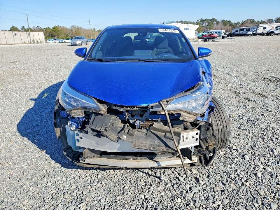 2020 Toyota C-hr xle