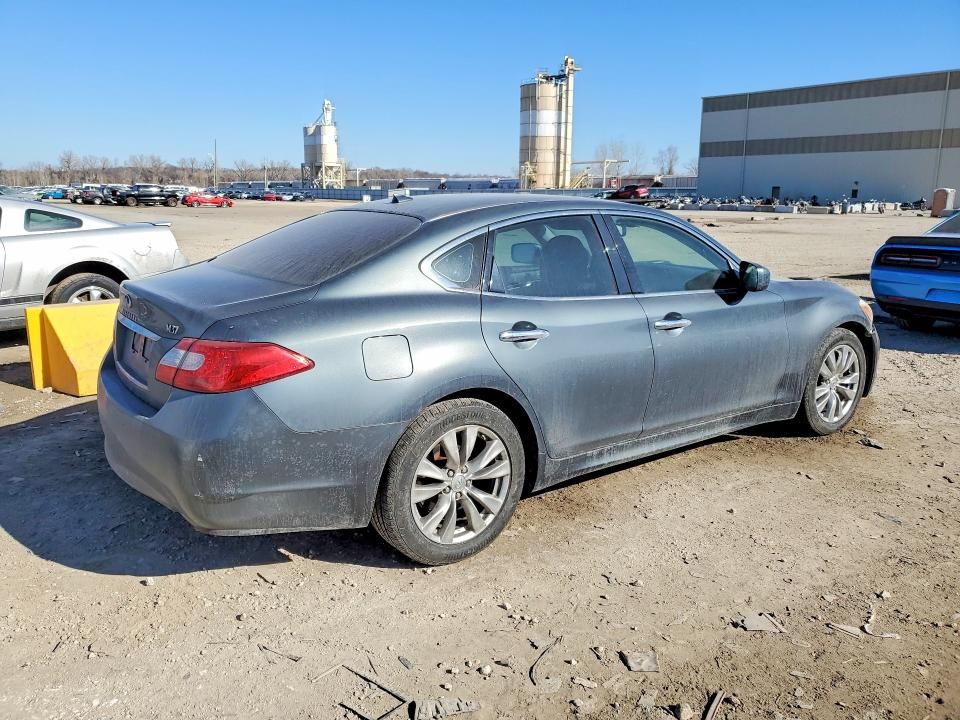 2011 Infiniti M37