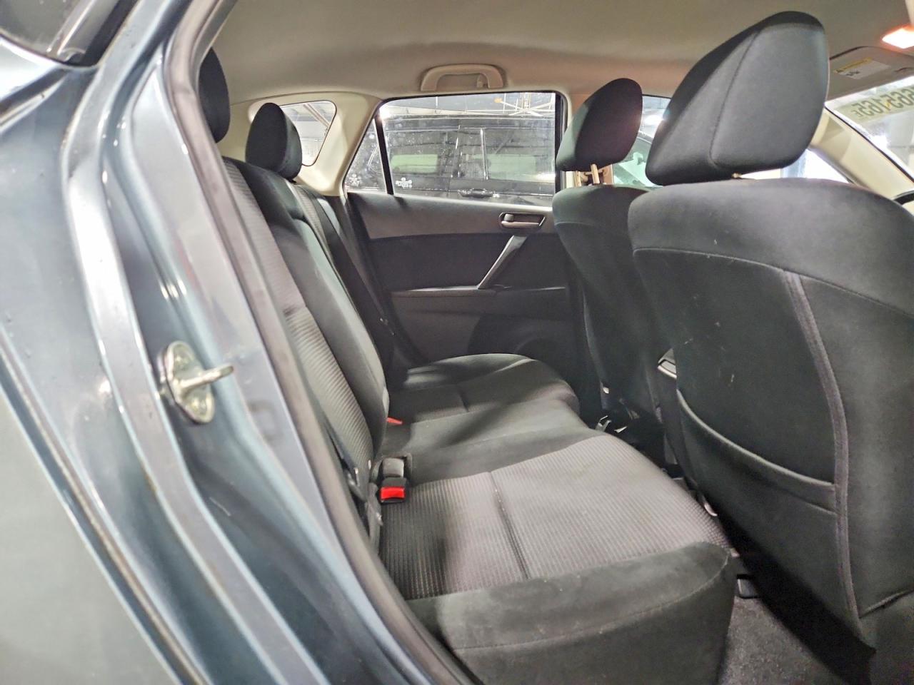 2012 Mazda 3 I