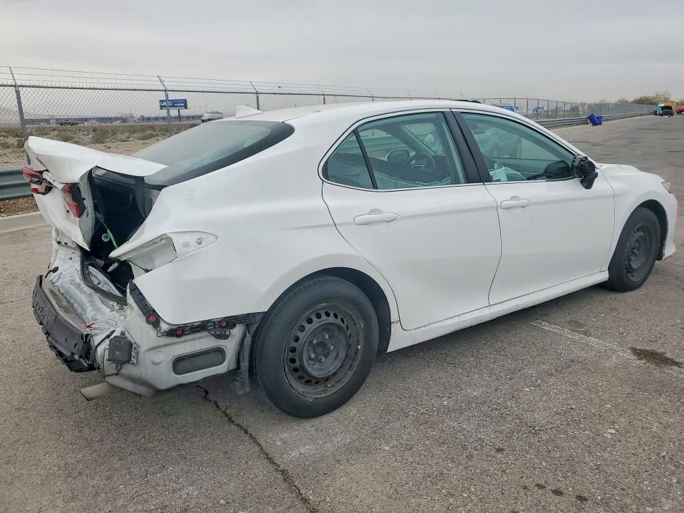 2024 Toyota Camry le