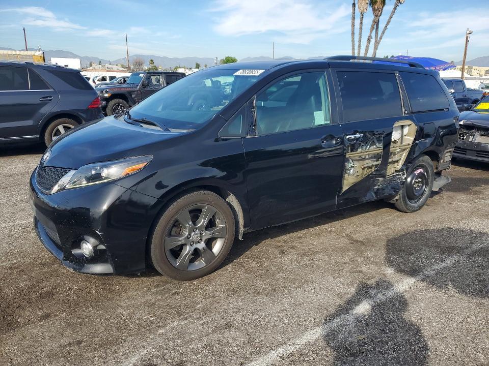 2016 Toyota Sienna se 8-passenger
