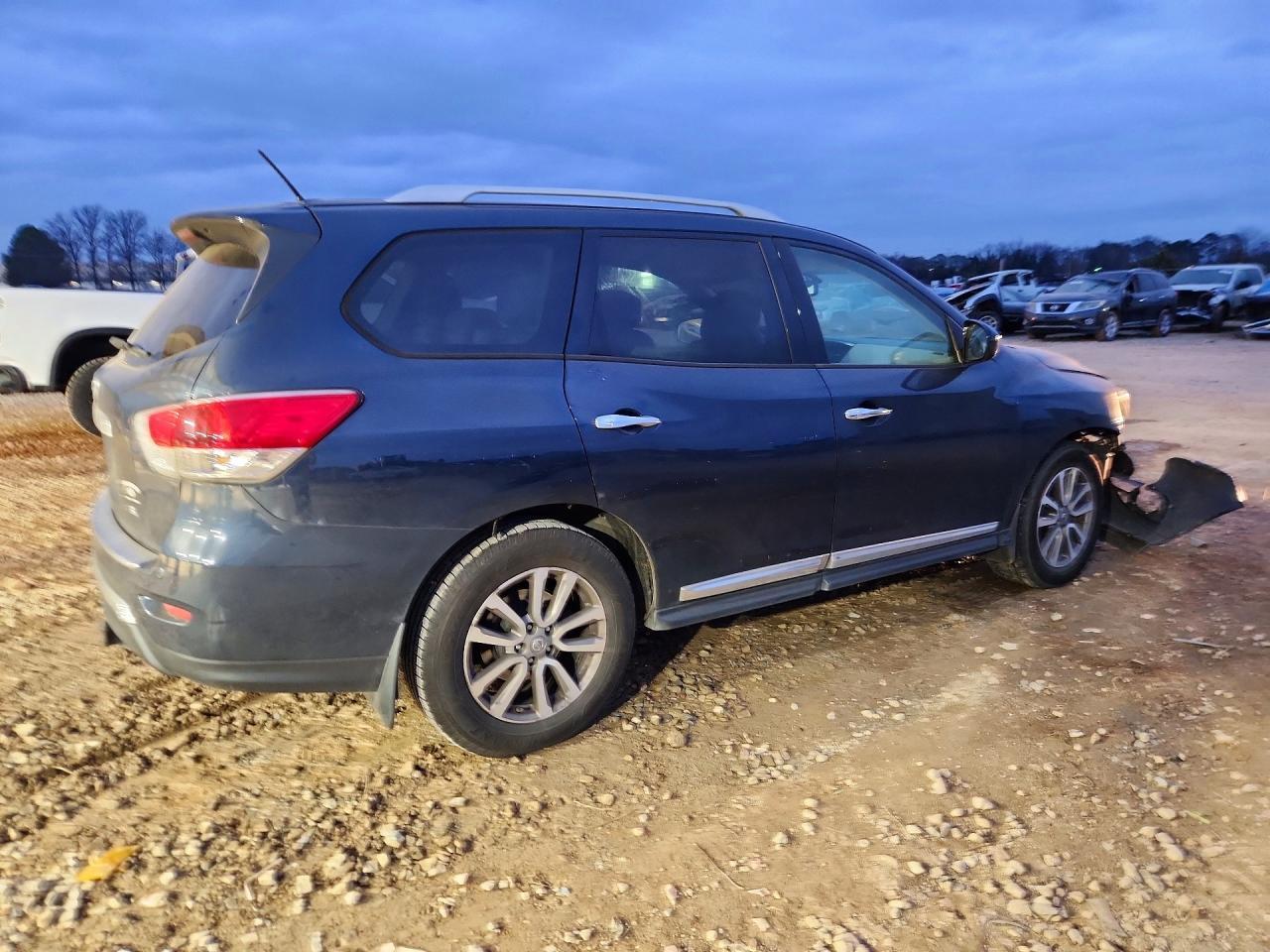 2015 Nissan Pathfinder s