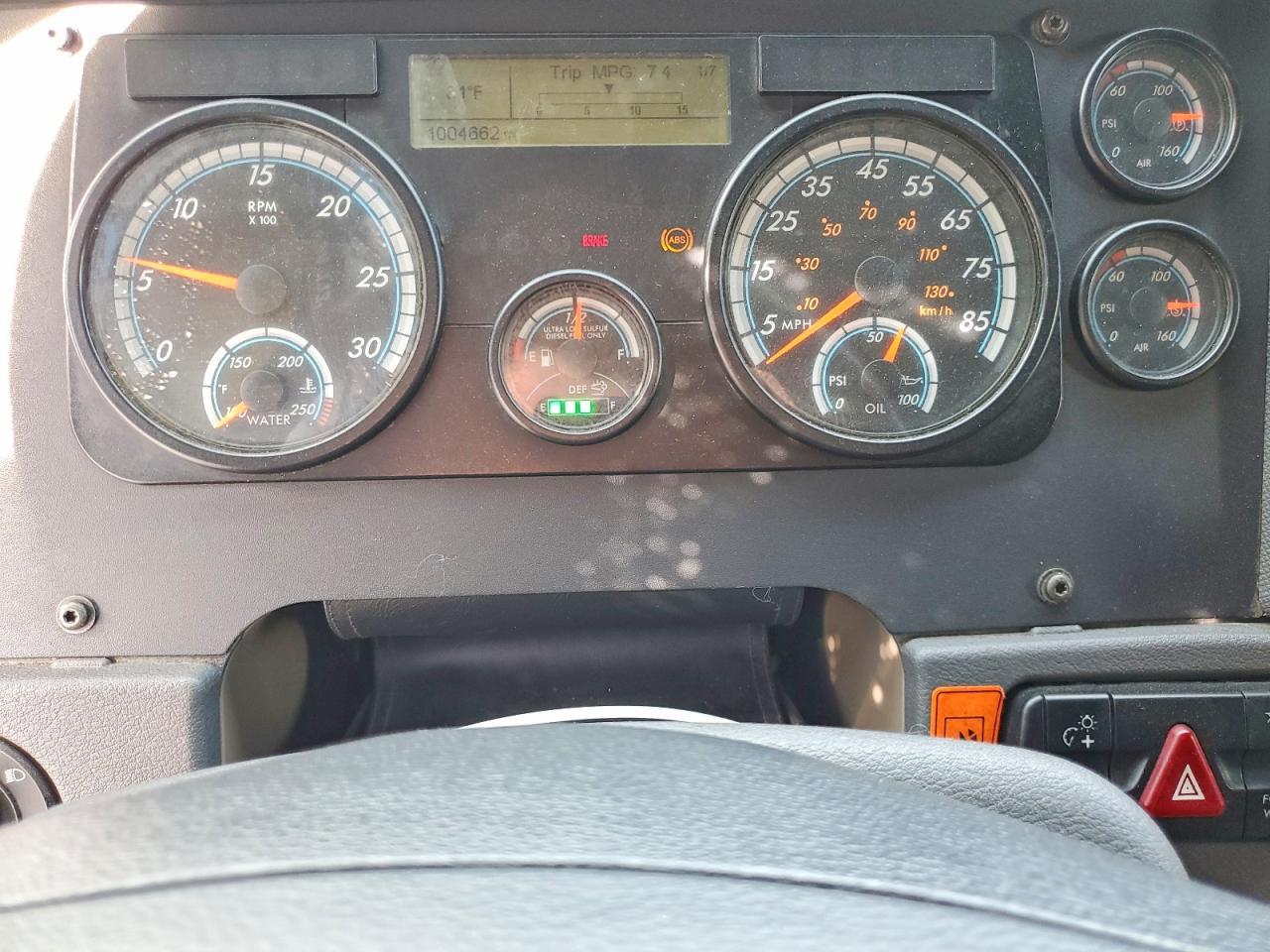 2015 Freigliner 2015 Freightliner Cascadia Semi Truck