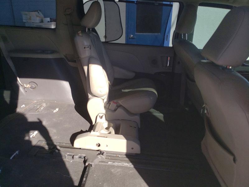 2011 Toyota Sienna xle