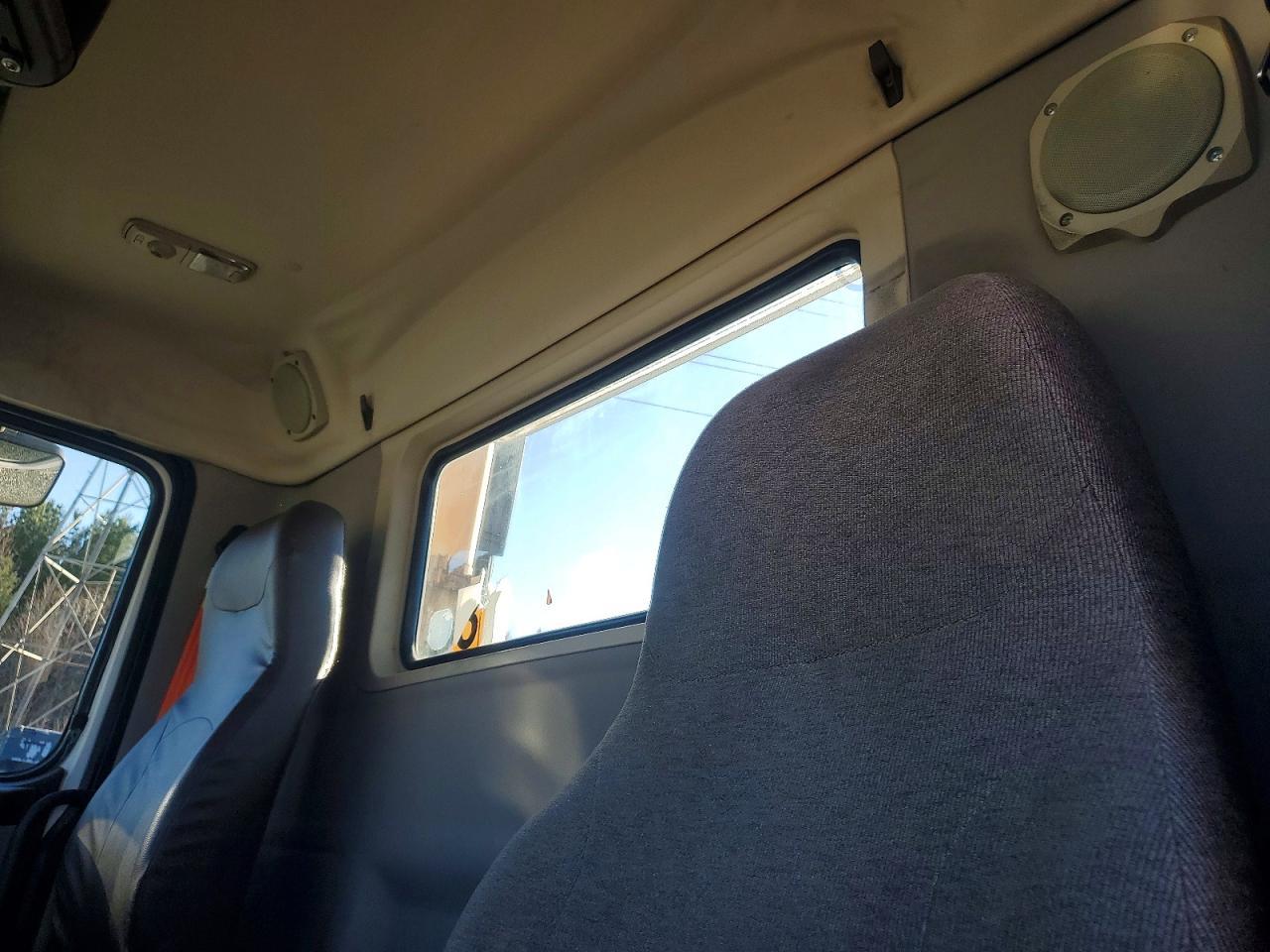 2018 Volvo VNL Semi Truck