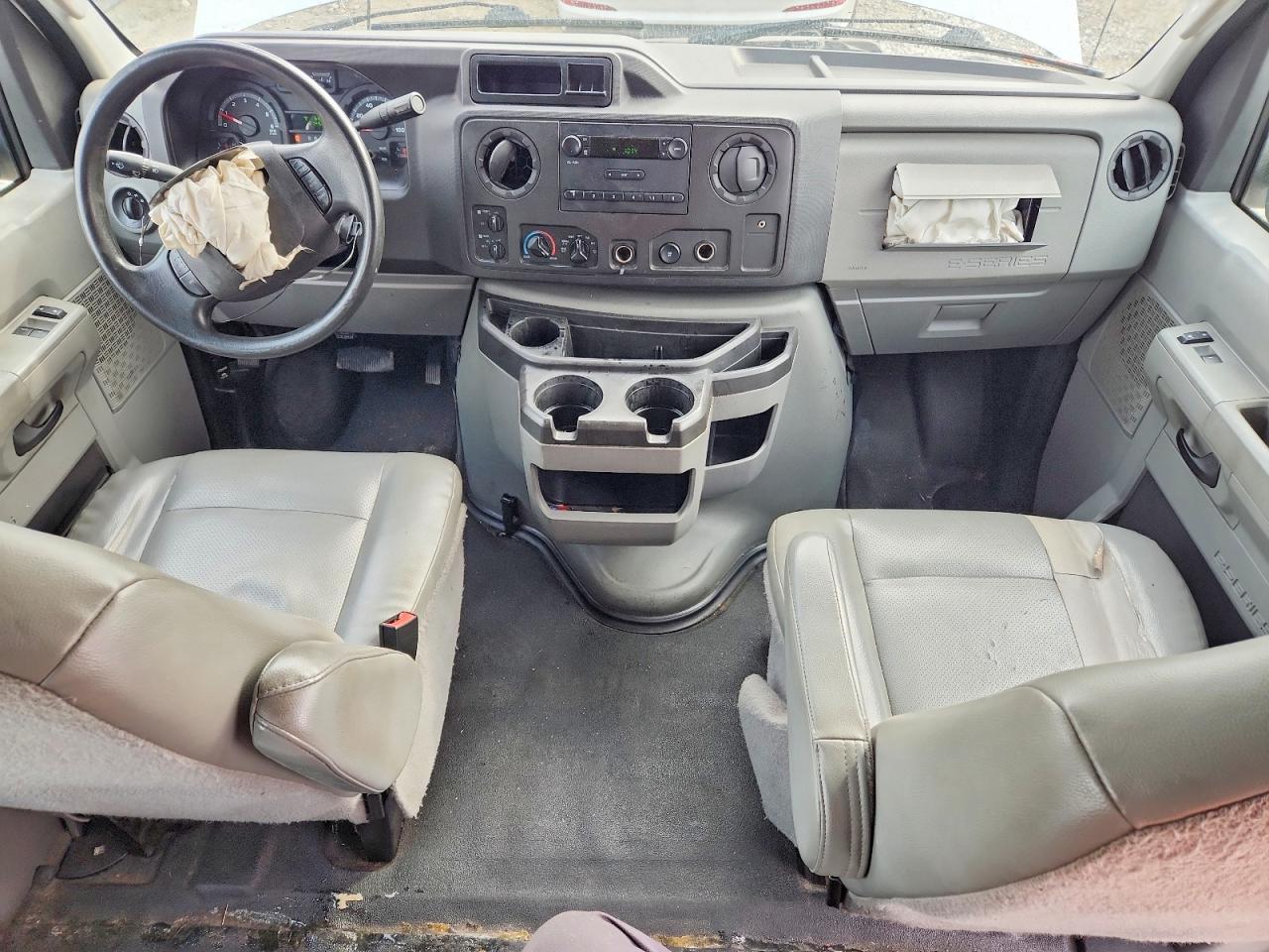 2014 Ford Econoline E350 Super Duty Wagon