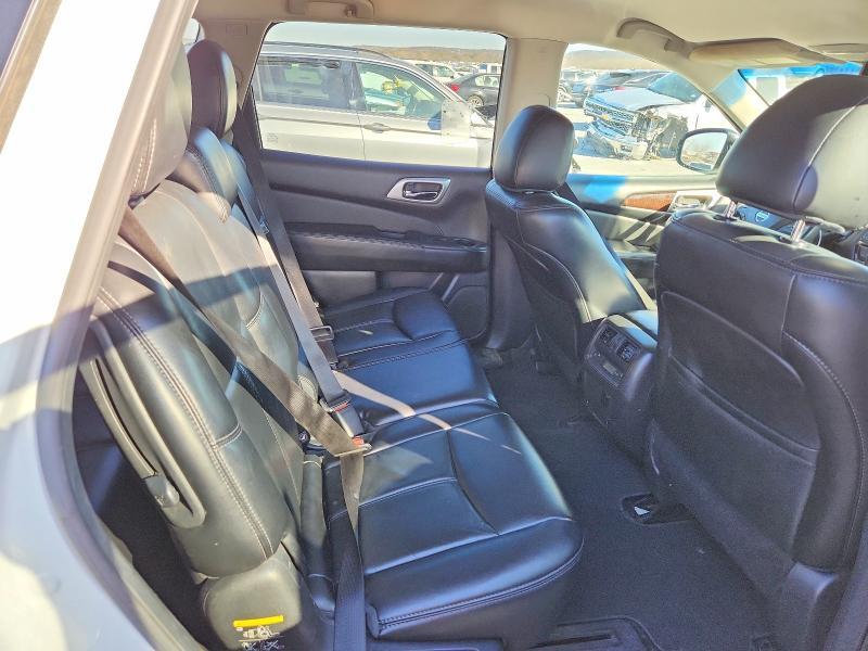 2015 Nissan Pathfinder sl