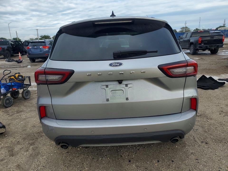 2024 Ford Escape st Line