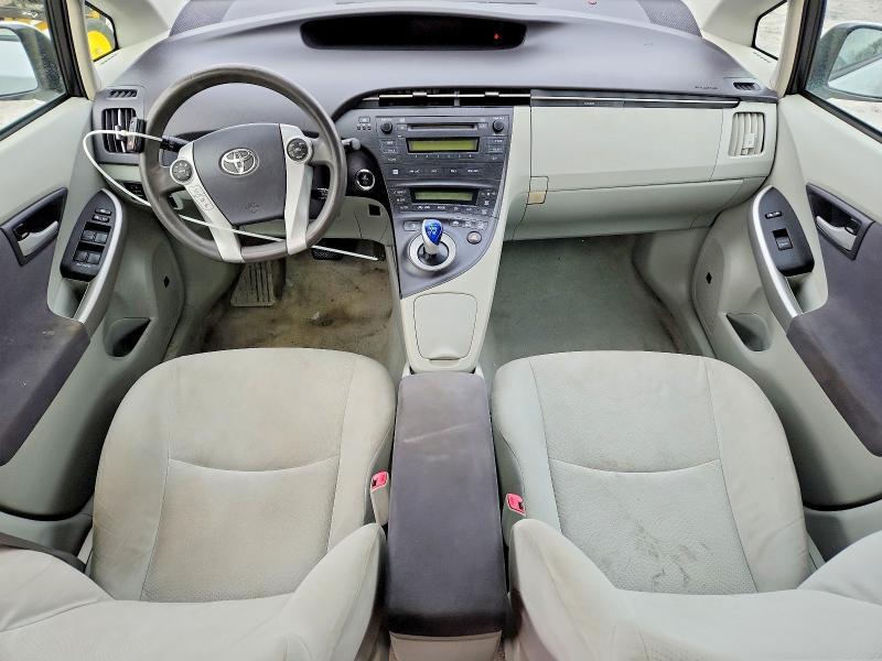 2010 Toyota Prius iii