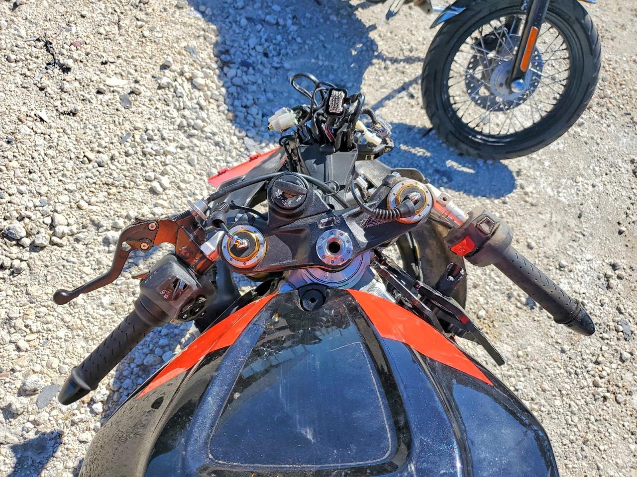2021 Aprilia RSV4 1100 Factory