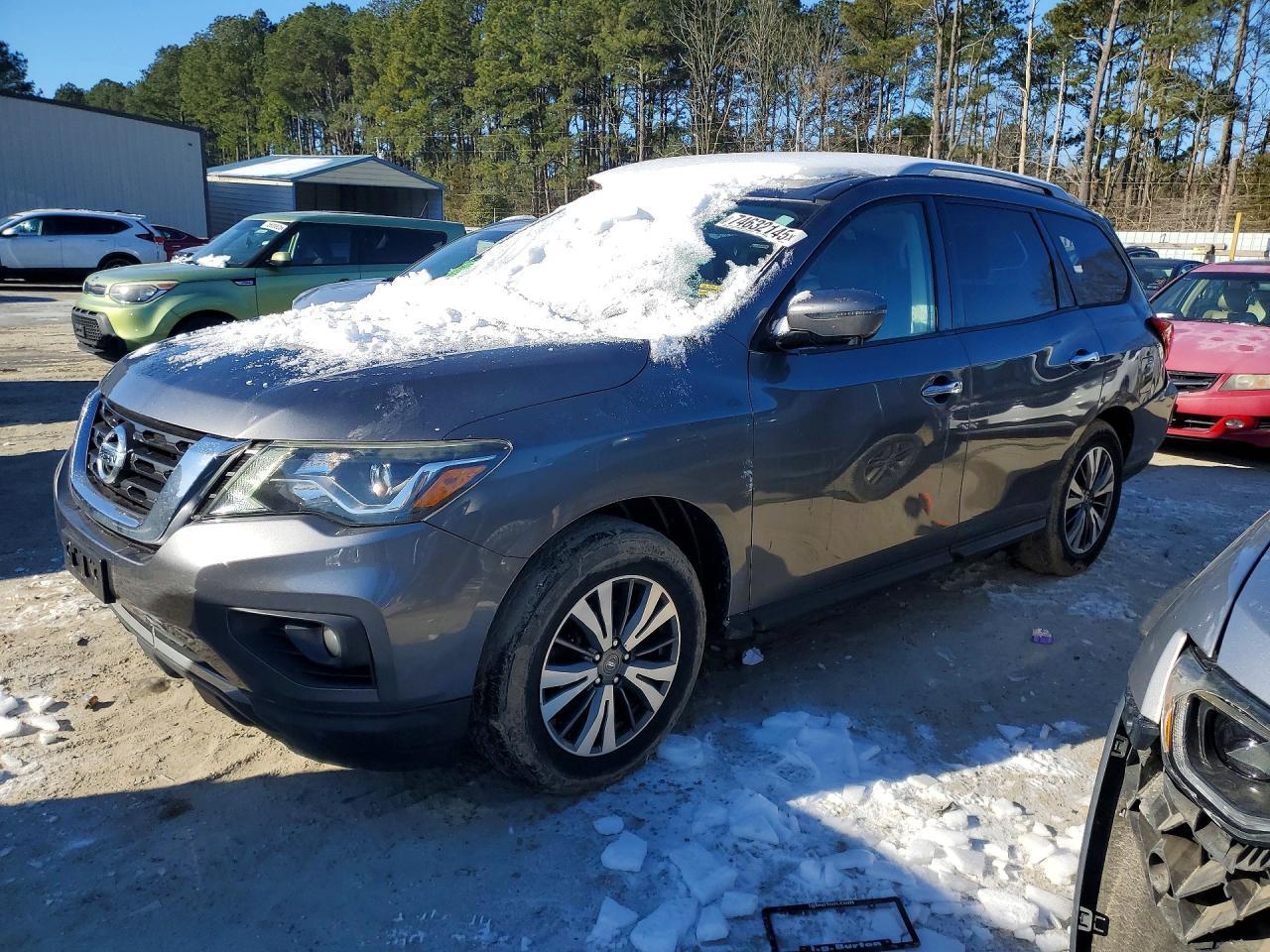 2017 Nissan Pathfinder s