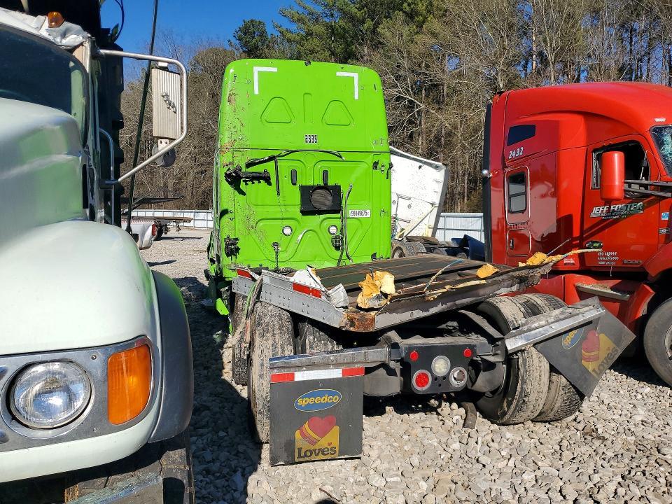 2023 Freightliner Cascadia 126