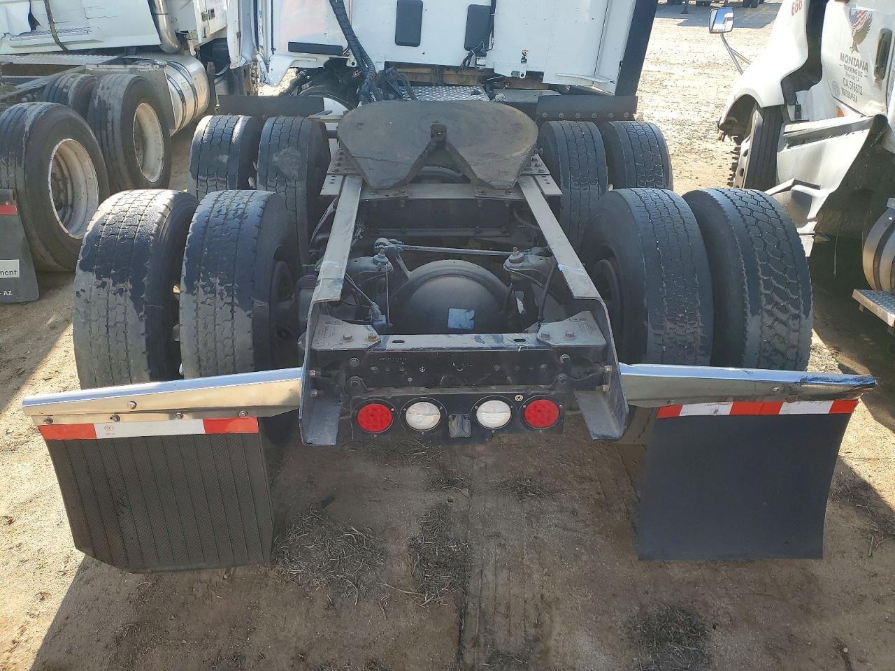 2019 Kenworth T680 Semi Truck