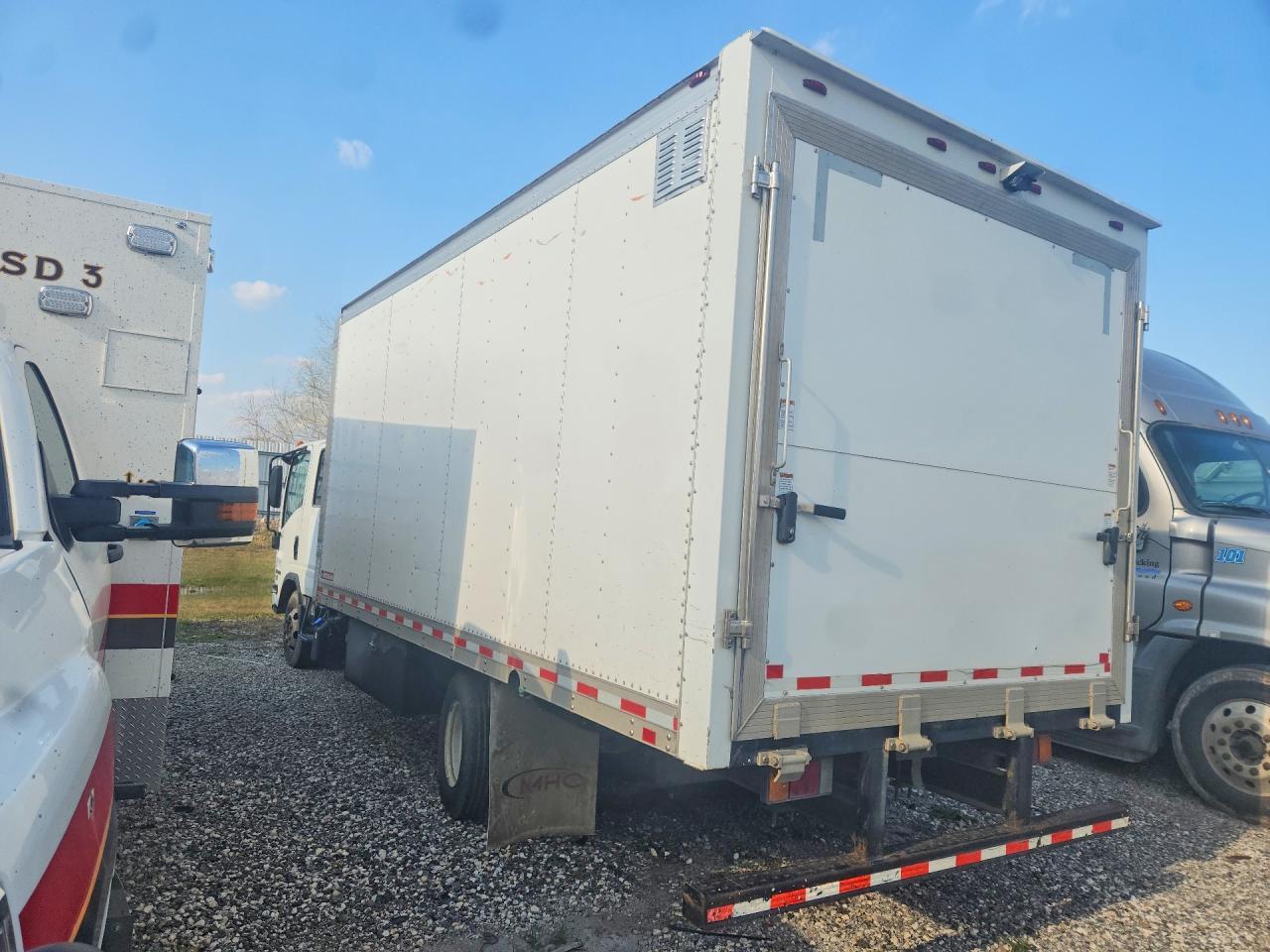 2019 Isuzu NPR HD BOX Truck