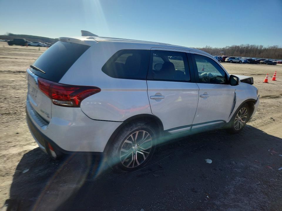 2018 Mitsubishi Outlander se
