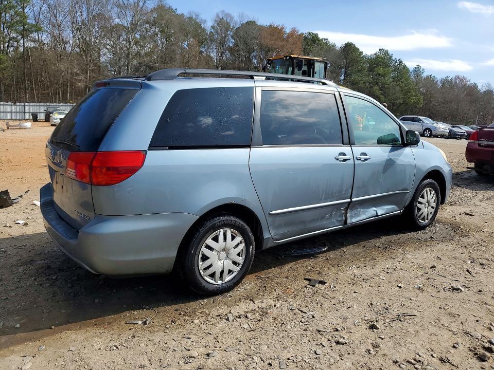 2004 Toyota Sienna le 7 Passenger