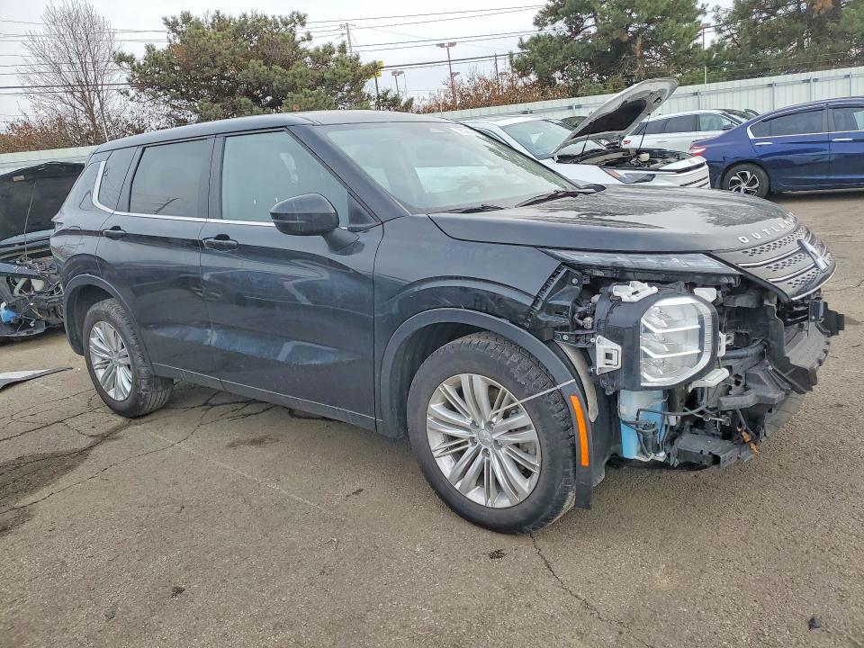 2024 Mitsubishi Outlander es