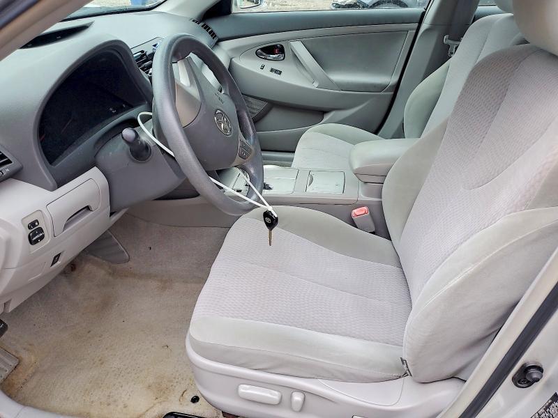 2010 Toyota Camry le
