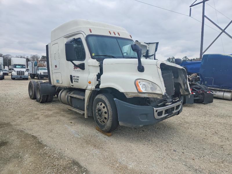 2014 Freigliner 2014 Freightliner Cascadia Semi Truck
