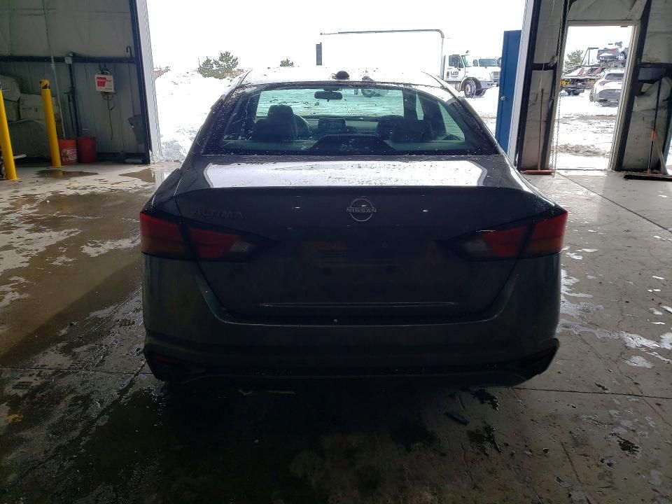 2025 Nissan Altima sv