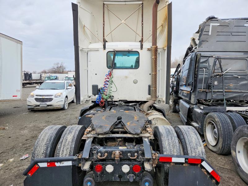2016 Kenworth T680 Semi Truck