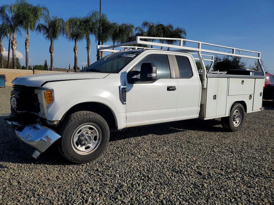 2017 Ford F350 Super Duty Utility / Service Truck