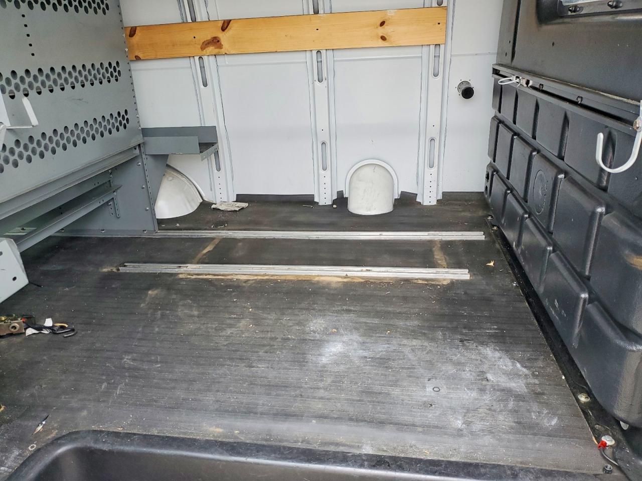 2018 Chevrolet Express 2500 Utility / Service Van