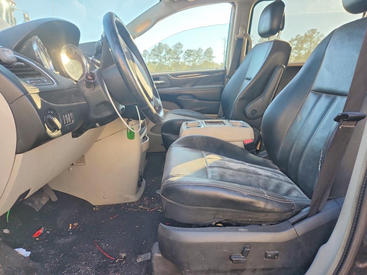 2013 Chrysler Town & Country Touring